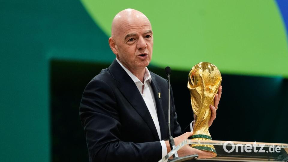 Gianni Infantino plant einen Investoren-Deal für WM-Rechte Bild: Tony Gutierrez/AP/dpa