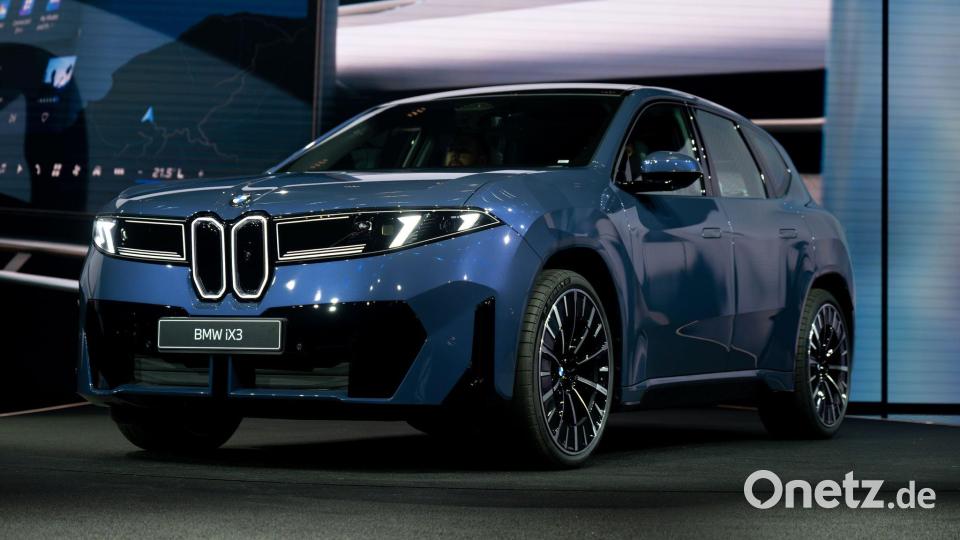 Der iX3 ist das erste Serienfahrzeug der Neuen Klasse. Nach ihrer Entwicklung will BMW auch die Entwicklungskosten senken. (Archivbild) Bild: Sven Hoppe/dpa