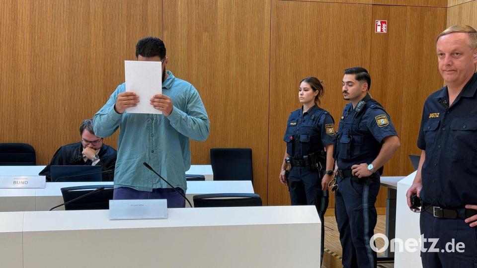 Der Angeklagte bedankte sich in seinem letzten Wort nur beim Gericht - richtete aber kein Wort an die Opfer. Bild: Elke Richter/dpa