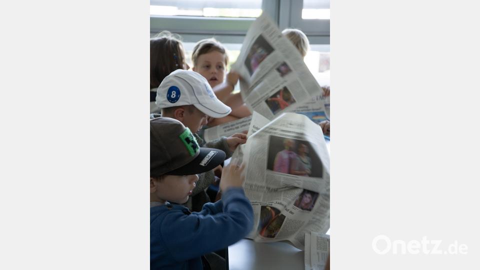 Grundschüler zeigten große Begeisterung für Zeitungsprodukte von Oberpfalz-Medien. Bild: Lea Zirkelbach