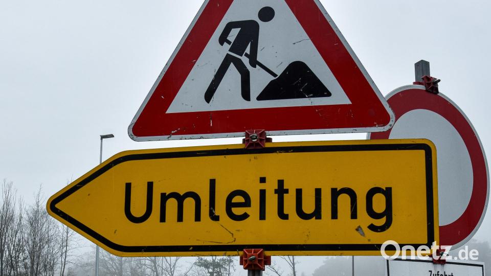 Ab 2. August ist die B85 bei Michelfeld gesperrt – die Flembachbrücke wird neu gebaut. Die Umleitung führt durch Michelfeld. Symbolbild: Stephan Huber