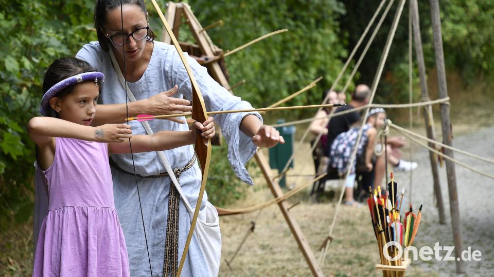 Du kannst auch Bogenschießen lernen. Bild: Petra Hartl