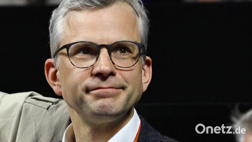 Porsche-Finanzchef Jochen Breckner rechnet durch den Stellenabbau mit Milliarden-Einsparungen. (Archivbild) Bild: Marijan Murat/dpa