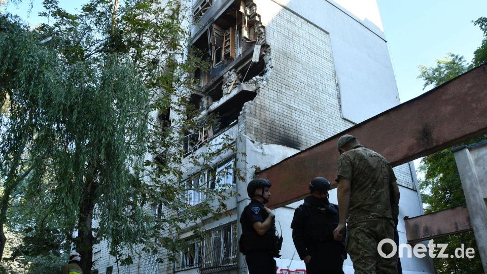 Russland zielte mit seinen Angriffen nach Angaben des Verteidigungsministeriums in Moskau unter anderem auf Rüstungsbetrieb in der Ukraine. Bild: Mykola Tys/AP/dpa