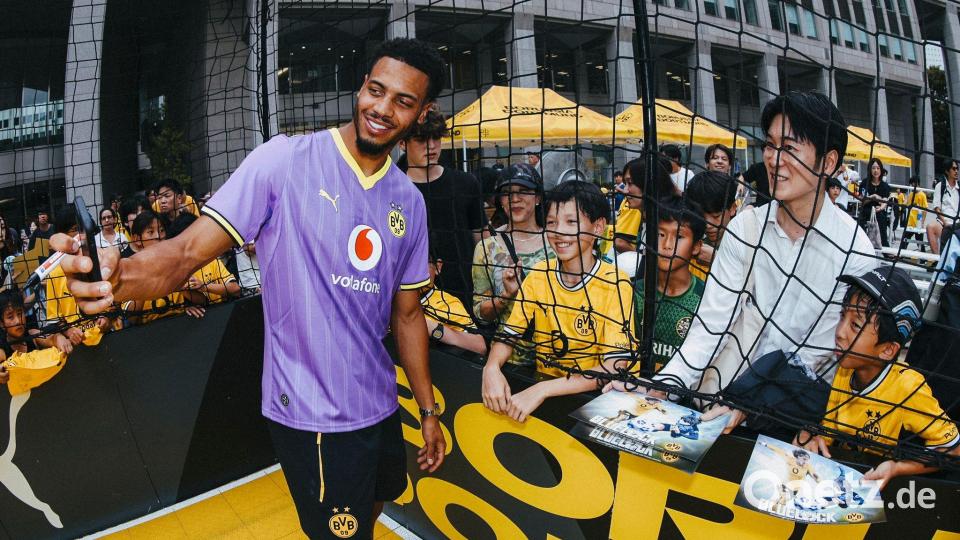 Nationalspieler Felix Nmecha und Co. tragen in der kommenden Saison ein Ausweichtrikot in der Farbe Lila. Bild: Deckers/BVB/dpa