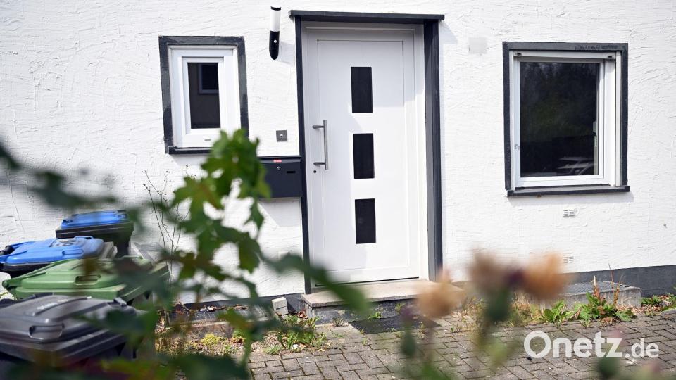 In dem Haus soll es immer wieder zu brutalen Misshandlungen gekommen sein. Bild: Federico Gambarini/dpa
