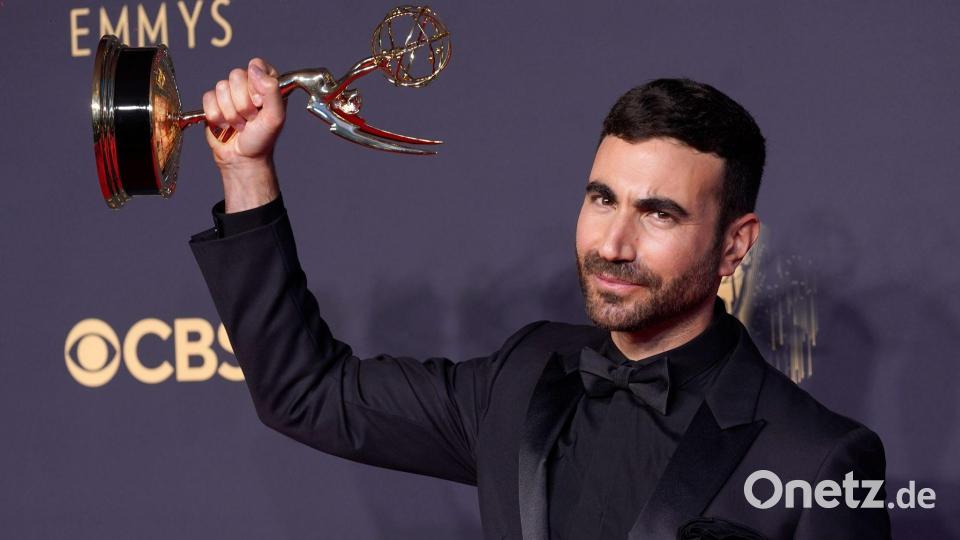 Brett Goldstein spielt in der Serie den Fußballstar Roy Kent, der hinter seinem knurrigen Auftreten ein weiches Herz verbirgt. Dafür bekam er einen Emmy. (Archivbild) Bild: Chris Pizzello/Invision via AP/dpa