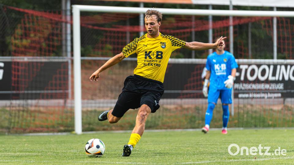 Der SC Luhe-Wildenau setzt sich im Duell gegen den FC Amberg mit 3:1 durch. Im Bild Noah Majdic. Bild: Hannah Dirscherl