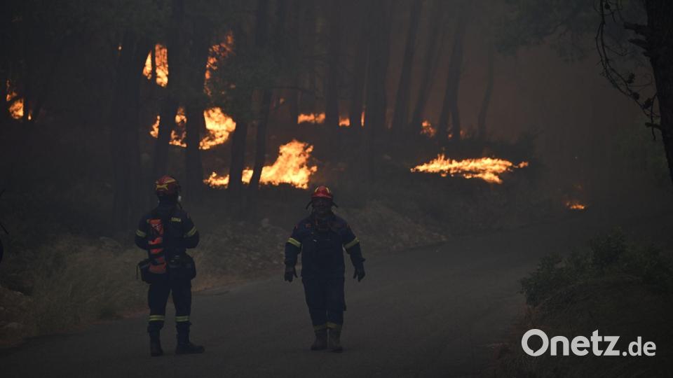 Griechische Medien sprechen von „Apokalypse“. Bild: Michael Varaklas/AP/dpa