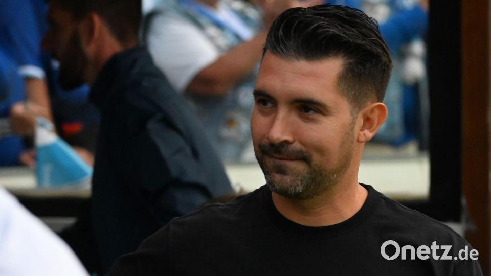 Der neue 1860-Trainer Alper Kayabunar. (Archivbild) Bild: Florian Diettrich/dpa