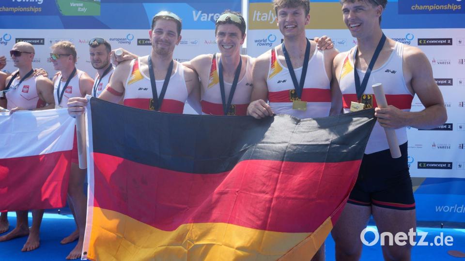 Der deutsche Doppel-Vierer jubelt über Gold. Bild: Antonio Calanni/AP/dpa