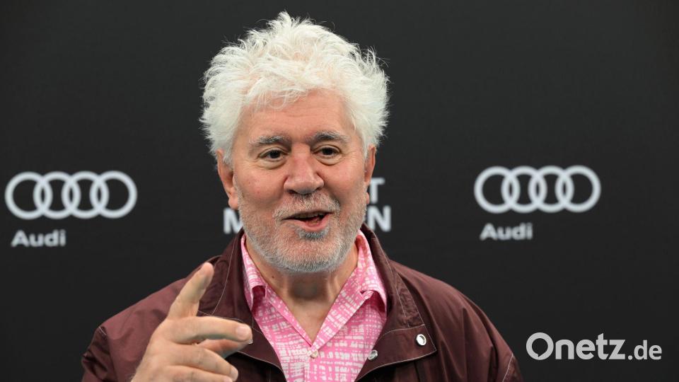Regisseur Pedro Almodóvar stellte Ende Juni beim Münchner Filmfest seinen neuen Film „Bitteres Fest“ vor. (Archivbild) Bild: Felix Hörhager/dpa