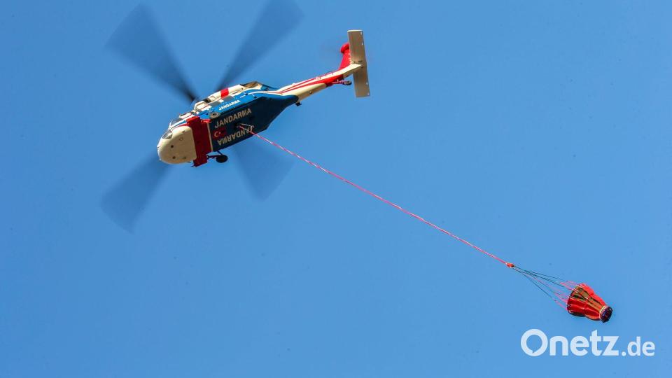 In der Türkei wurden seit Mittwoch mehr als 300 Feuer im ganzen Land bekämpft. Bild: Emre Tazegul/AP/dpa