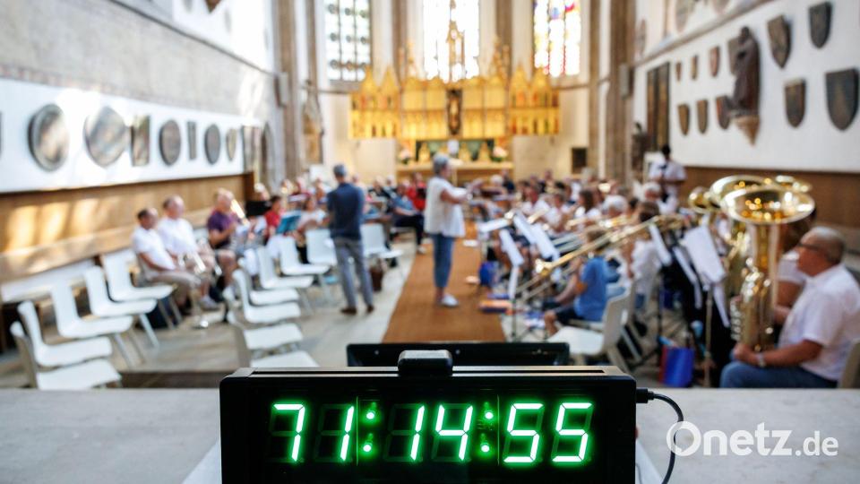 72 Stunden lang gab es in der Nürnberger Jakobskirche Posaunenklänge und andere Blechbläser zu hören. (Archivbild) Bild: Daniel Karmann/dpa