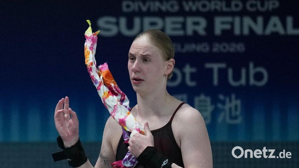Pauline Pfeif gewann im Synchronspringen vom Turm mit Elena Wassen EM-Silber. (Archivbild) Bild: Ng Han Guan/AP/dpa