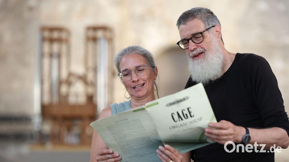 Bei dem Projekt hält man sich streng an die Partitur. Bild: Matthias Bein/dpa