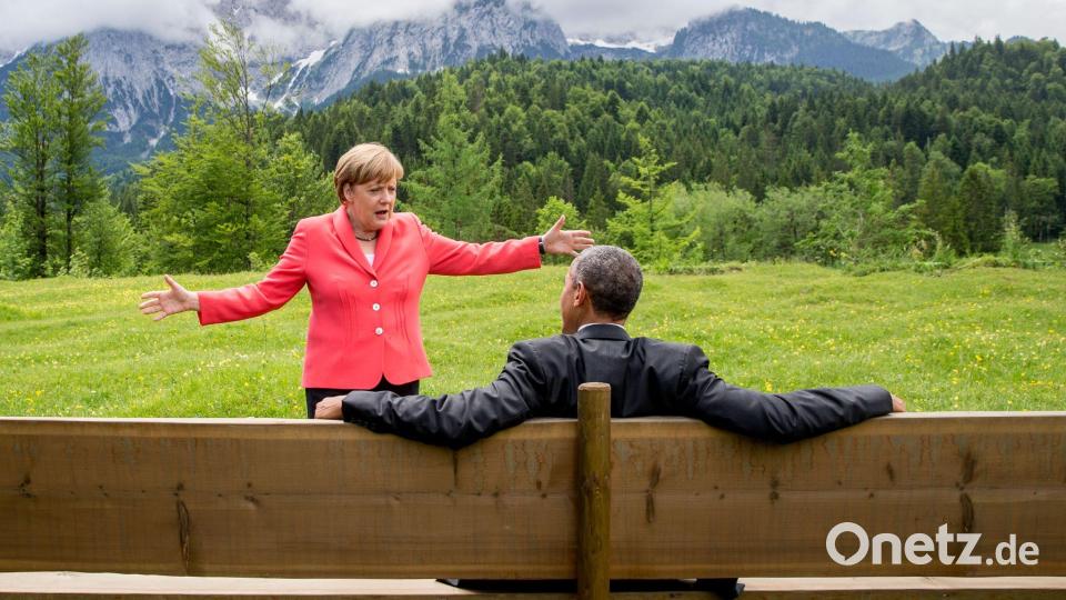 Sind eigentlich Freunde: Ex-Bundeskanzlerin Angela Merkel (CDU) und Ex-US-Präsidenten Obama. (Archivbild) Bild: Michael Kappeler/dpa POOL/dpa