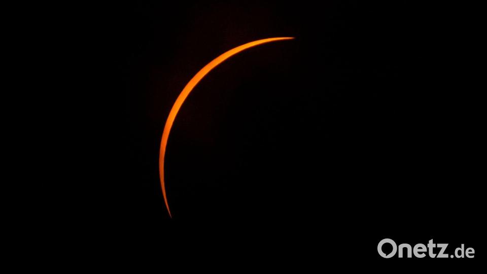 Der Mond befindet sich nahe der totalen Bedeckung der Sonne während einer totalen Sonnenfinsternis - gesehen 2024 von Eagle Pass, Texas. (Archivbild) Bild: Eric Gay/AP
