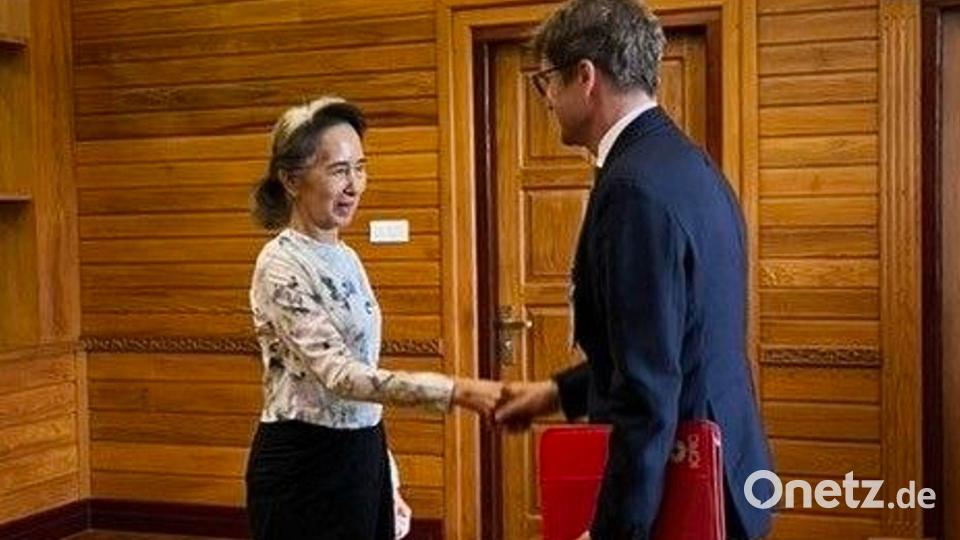 Wo das Treffen Suu Kyis mit Arnaud de Baecque stattfand, blieb unklar. Bild: Uncredited/Myanmar President Office via AP/dpa