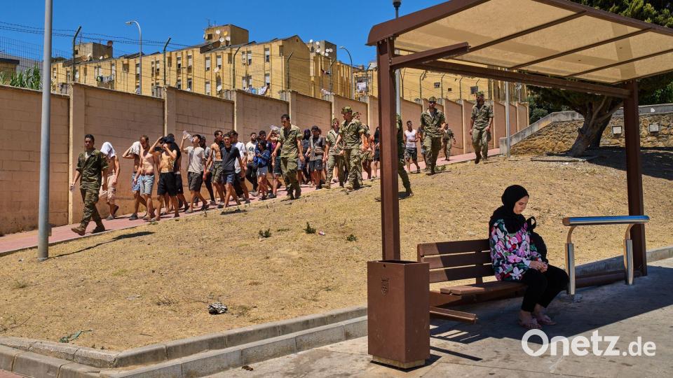Der größte Teil der schätzungsweise 50.000 bis 60.000 Migranten ist nach Angaben der spanischen Regierung nach Marokko zurückgekehrt. Bild: Bernat Armangue/AP/dpa