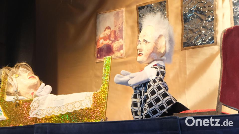 Einen Zuschauer-Rekord brach Hermanns Kasperltheater am Montag in der Kleintierhalle Floß. Bild: Fred Lehner