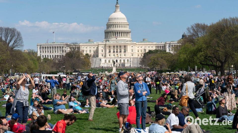 Über der National Mall in Washington war 2024 eine partielle Sonnenfinsternis zu sehen. (Archivbild) Bild: Jose Luis Magana/AP/dpa