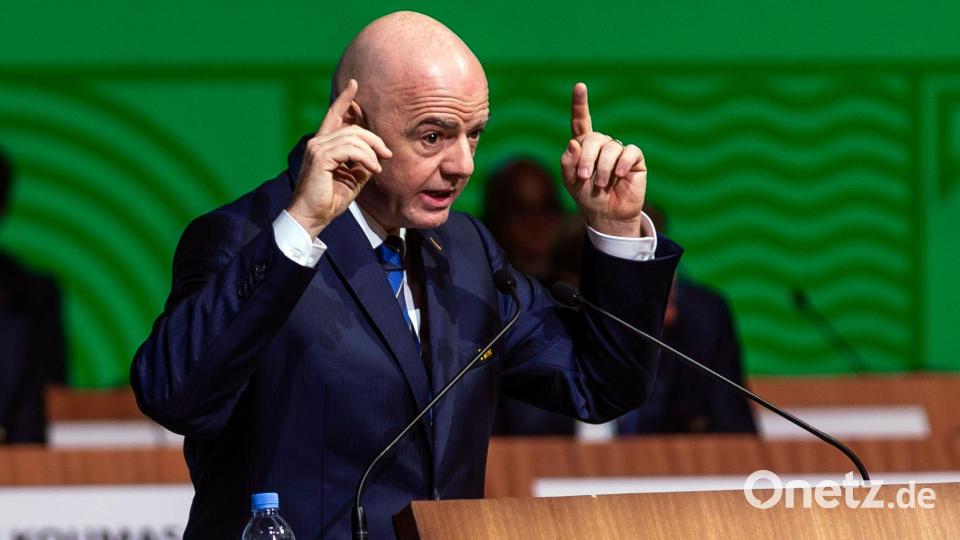 Gianni Infantino vor drei Jahren in Kigali: Da wurde er als FIFA-Boss wiedergewählt. (Archivbild) Bild: Uncredited/AP/dpa