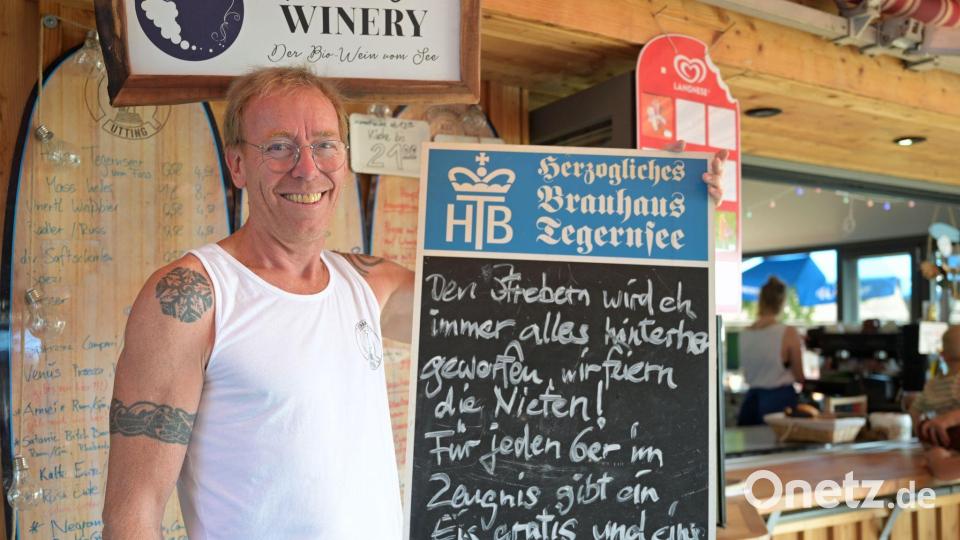 Er hat ein Herz für Sechserschüler: Strandbad-Betreiber Martin „Miene“ Gruber. Bild: Malin Wunderlich/dpa