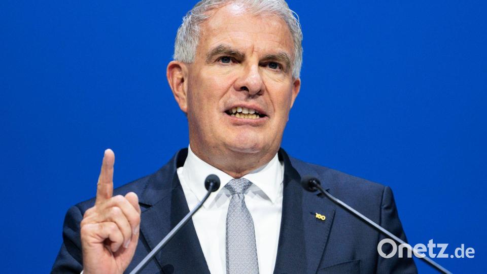 Lufthansa fliegt unter der Führung von Carsten Spohr hinterher. (Archivbild) Bild: Florian Wiegand/dpa