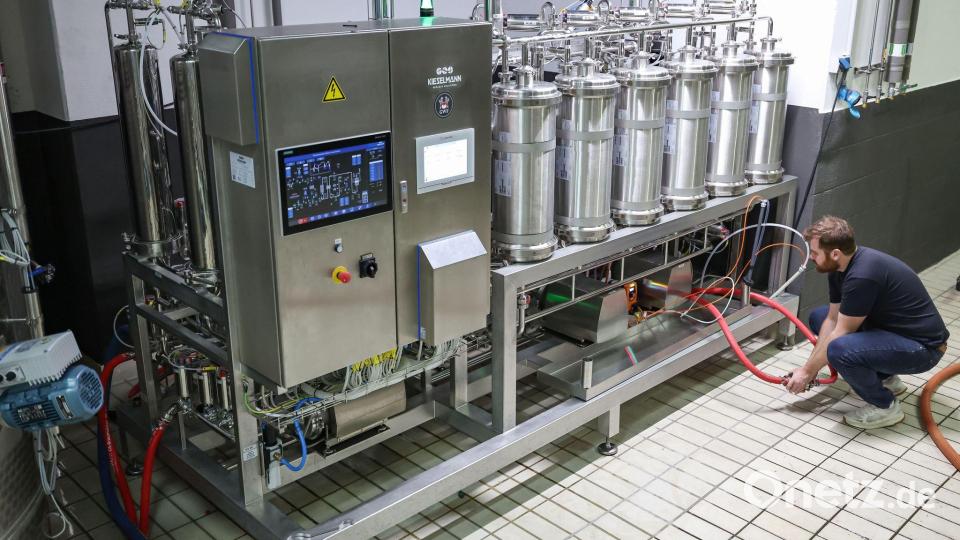 Die Winzergemeinschaft GWF versucht, mit alkoholfreiem Wein neue Kunden zu gewinnen. (Archivbild) Bild: Daniel Löb/dpa