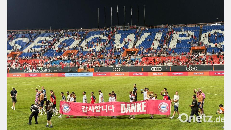 Der FC Bayern verabschiedet sich mit einem Testspielsieg aus Südkorea. Bild: Christian Kunz/dpa