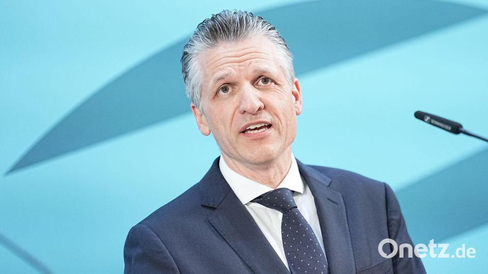 Unionsfraktionschef Thorsten Frei sagte, dass sich die Regierung auf „Eventualitäten“ vorbereitet. (Archivbild) Bild: Michael Kappeler/dpa