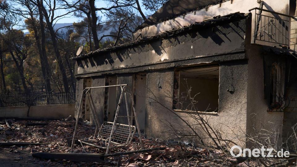 Die Schäden sind groß, aber die schlimmste Gefahr scheint nun gebannt. Bild: Petros Giannakouris/AP/dpa