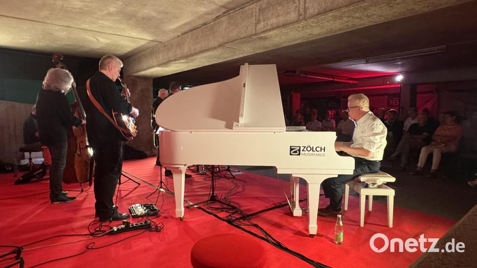 Nicht nur bei den zahlreichen Soli zeigen die Musiker und Dozenten ihr außergewöhnliches Können und ihre große Jazz-Erfahrung. Bild: Martin Gollwitzer