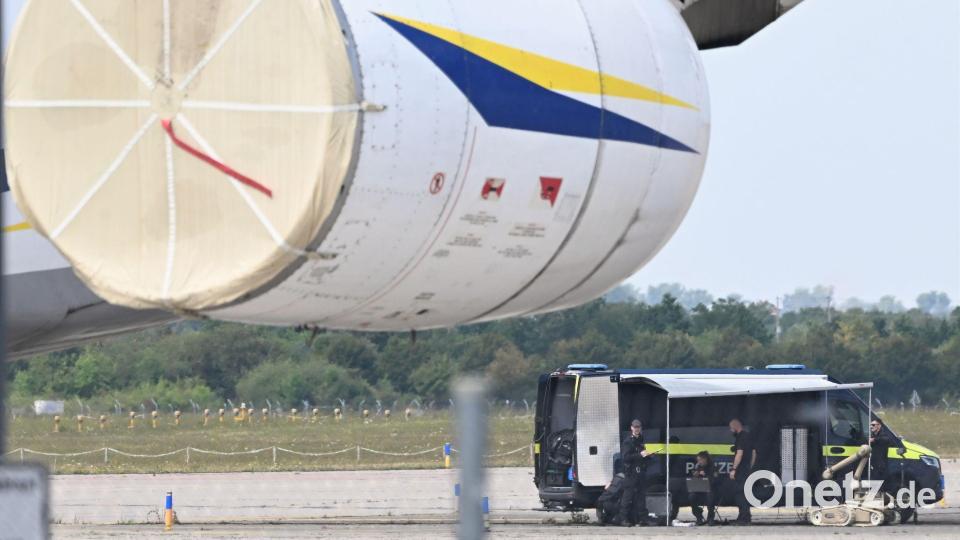 Sprengrobotereinsatz nach Drohnen-Vorfall am Flughafen Leipzig/Halle Bild: Hendrik Schmidt/dpa