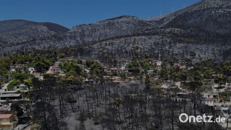 Noch steht nicht genau fest, wie viel Fläche verbrannt ist - es könnten bis zu 200 Quadratkilometer sein. Bild: Petros Giannakouris/AP/dpa