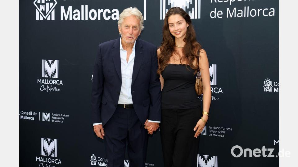 Michael Douglas ist jetzt "Ehrenbotschafter" Mallorcas. Bild: Raúl Terrel/EUROPA PRESS/dpa