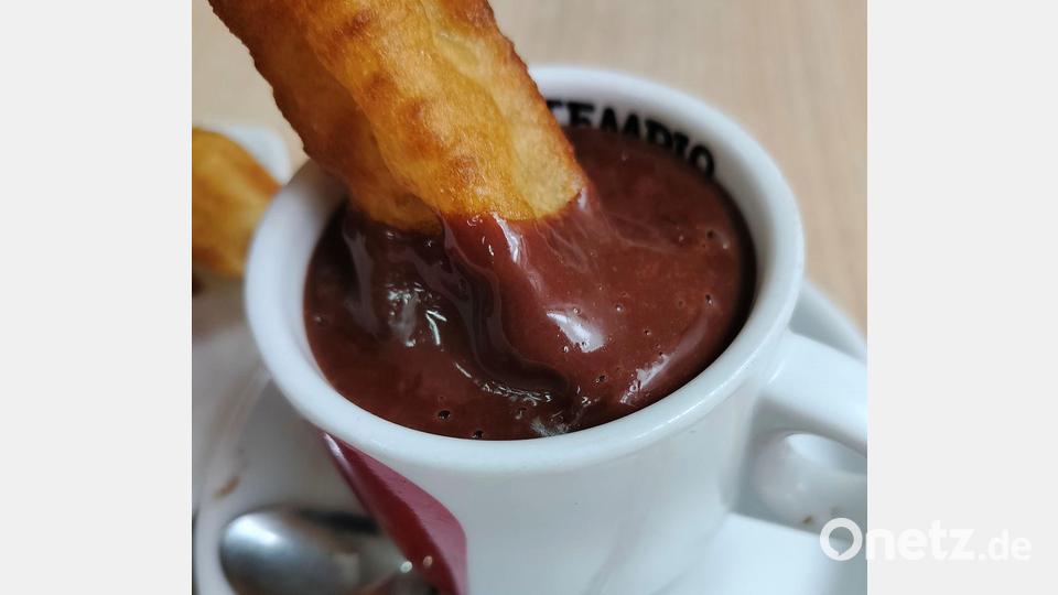 Churros con Chocolate helfen auch nach einer langen Partynacht. Bild: Henk Wessels/dpa