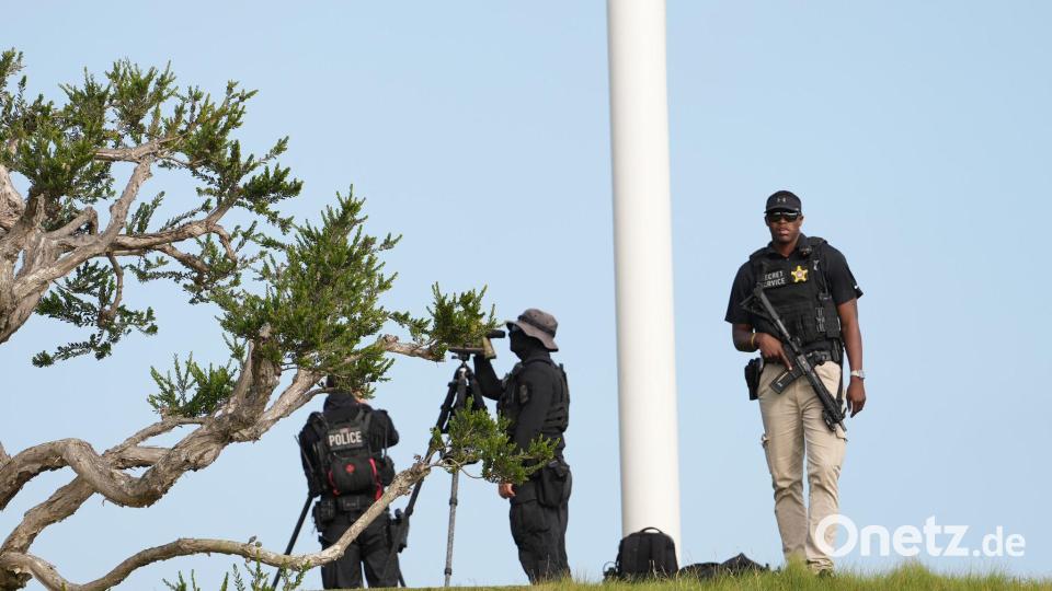 Beamte des Secret Service, der für die Sicherheit des Präsidenten zuständig ist, sichern den Trump National Golf Club im Großraum Los Angeles. Bild: Mark Schiefelbein/AP/dpa