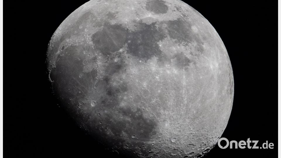 Ein Teil einer SpaceX-Rakete wird Wissenschaftlern zufolge auf dem Mond einschlagen. (Archivbild) Bild: Boris Roessler/dpa