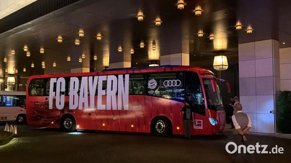 Der FC Bayern München ist in Hongkong angekommen. Bild: Christian Kunz/dpa