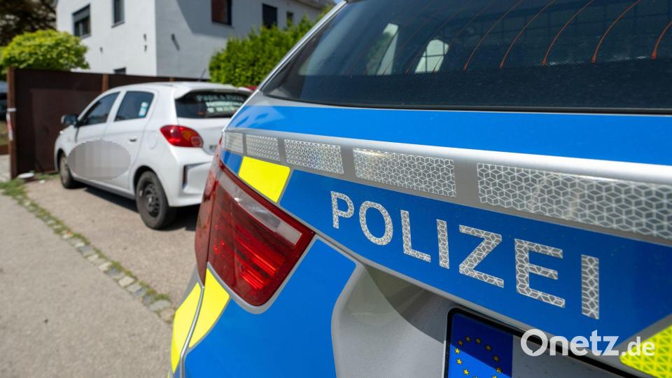 Die Polizei sucht weiterhin Spuren in und um das Wohnheim. Bild: Stefan Puchner/dpa