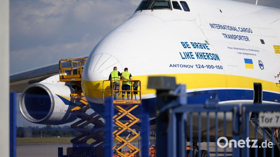 Untersuchung nach Drohnenfund nahe ukrainischer Antonov Bild: Hendrik Schmidt/dpa