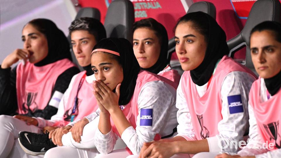 Nach dem Asien Cup hatten zunächst sieben iranische Spielerinnen Asyl beantragt - fünf kehrten aber später in die Heimat zurück. (Archivbild) Bild: Dave Hunt/AAP/dpa