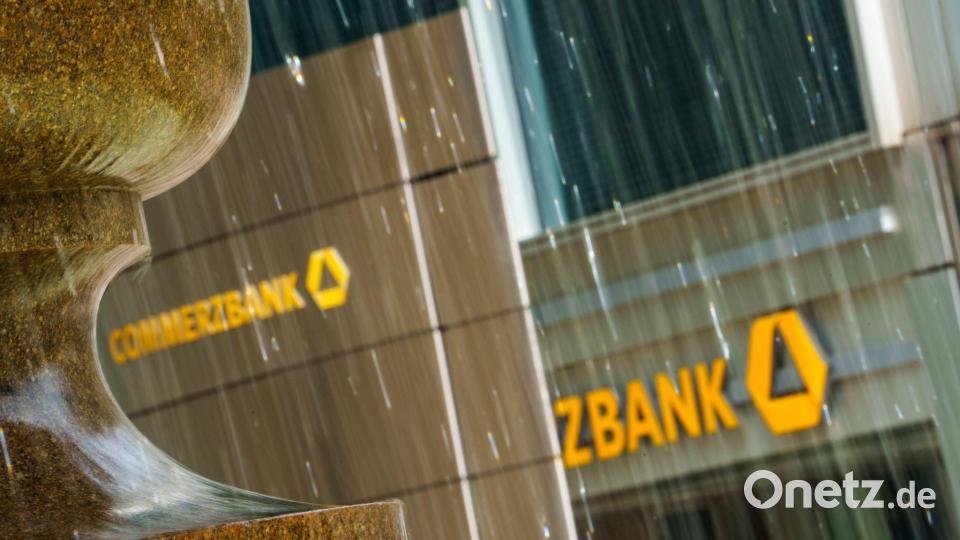 Seit fast zwei Jahren wehrt sich die Commerzbank gegen eine Übernahme. (Archivbild) Bild: Andreas Arnold/dpa