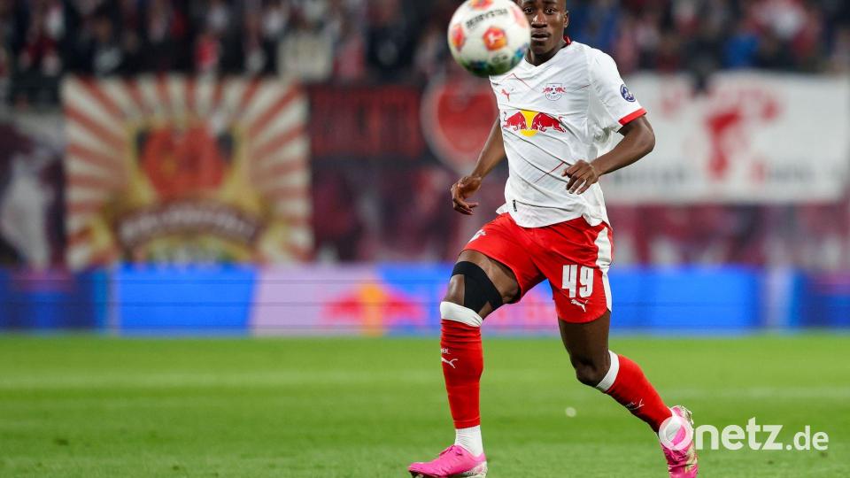 Yan Diomande gab nur eine kurze Stippvisite im Trainingslager von RB Leipzig. (Archivbild) Bild: Jan Woitas/dpa