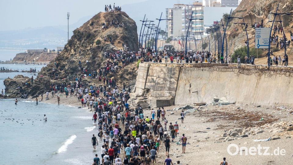 Mittlerweile hat der Großteil der Migranten Ceuta bereits wieder verlassen. (Archivbild) Bild: STR/AP/dpa