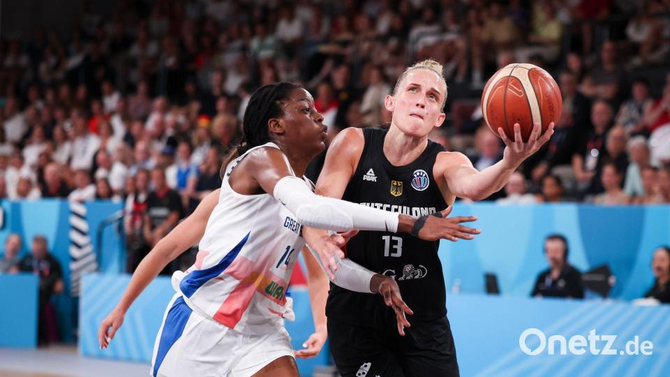 Leonie Fiebich (r) ist noch verletzt, soll bis zur WM aber fit werden. (Archivbild) Bild: Christian Charisius/dpa
