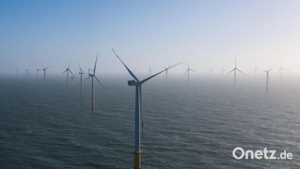 Windkraftanlagen sind ein Teil des Geschäfts von RWE. (Archivbild) Bild: Christian Charisius/dpa