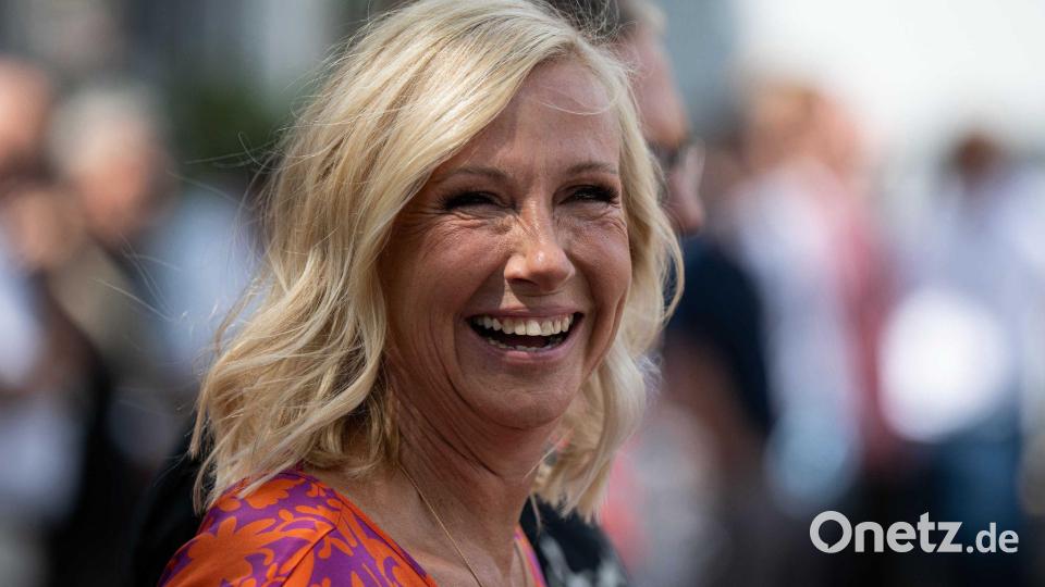 Andrea Kiewel ist das Gesicht und die beliebte Moderatorin der populären Show „ZDF-Fernsehgarten“. (Archivbild) Bild: Hannes P. Albert/dpa